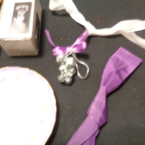 OLD MONEY JUNK DRAWER VINTAGE PORCELAIN POTTERY DOLL ORNAMENT RIBBON ETC. LOT - Picture 5 of 16